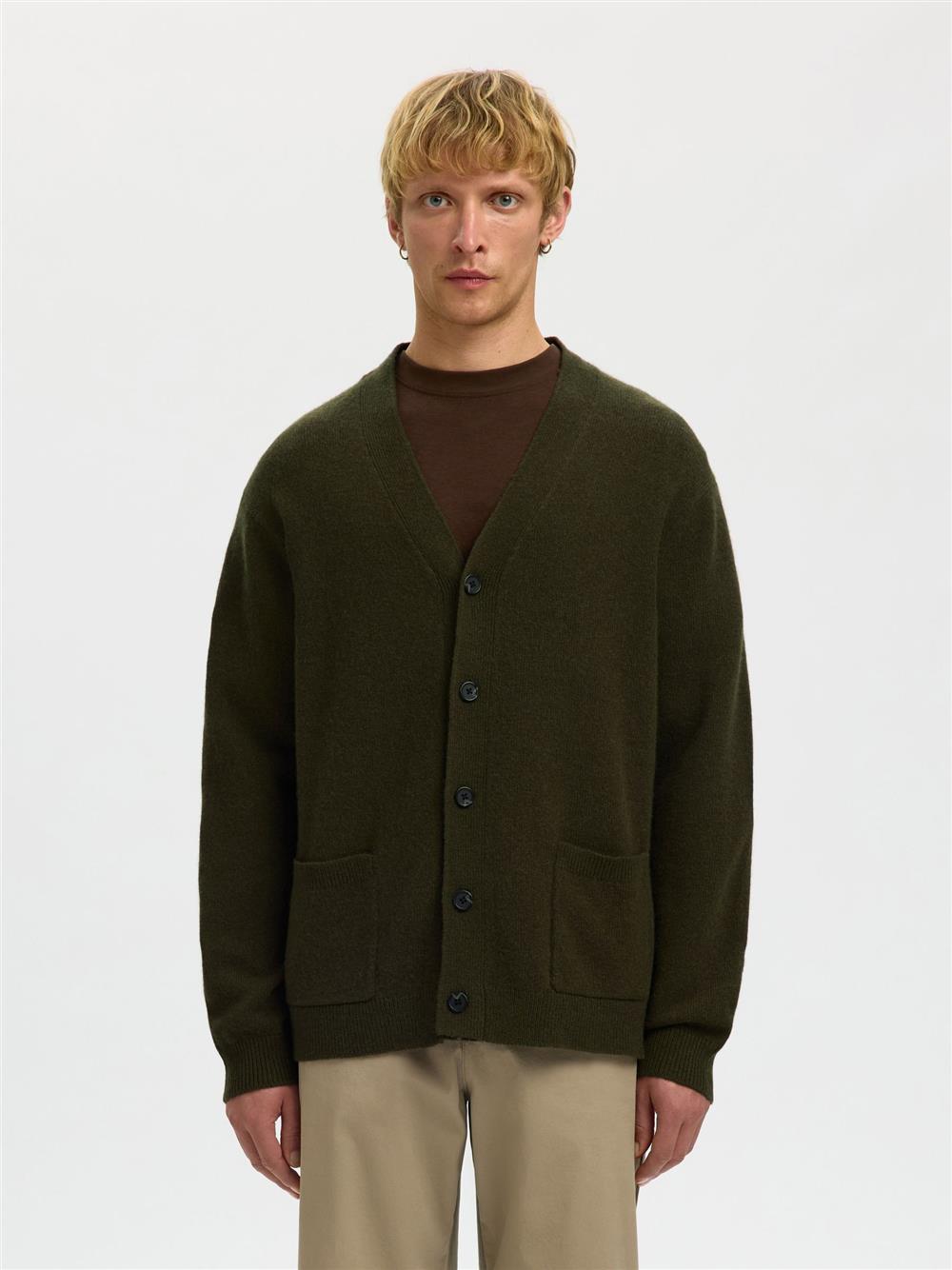 Selected cardigan over verde