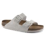 Birkenstock Arizona scamosciata bianca calzata uomo