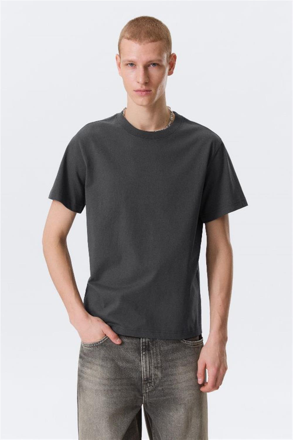 Weekday_t-shirt_boxy_grigia Weekday t-shirt boxy grigia - immagine 1