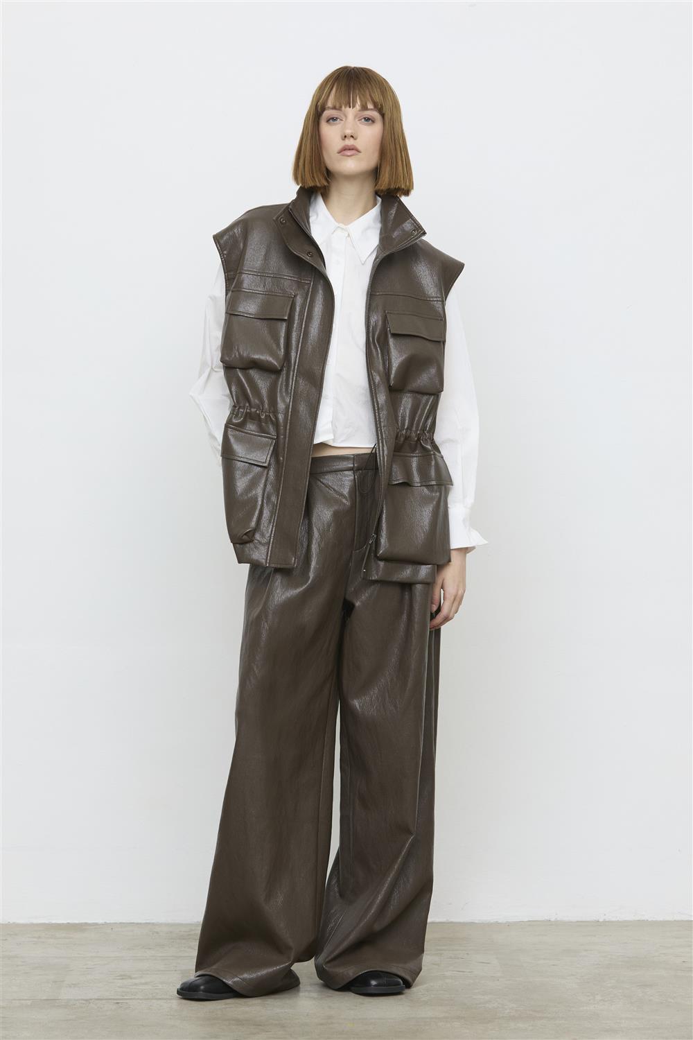 Eleh_gilet_over_ecopelle_fango Eleh gilet over ecopelle fango - immagine 1