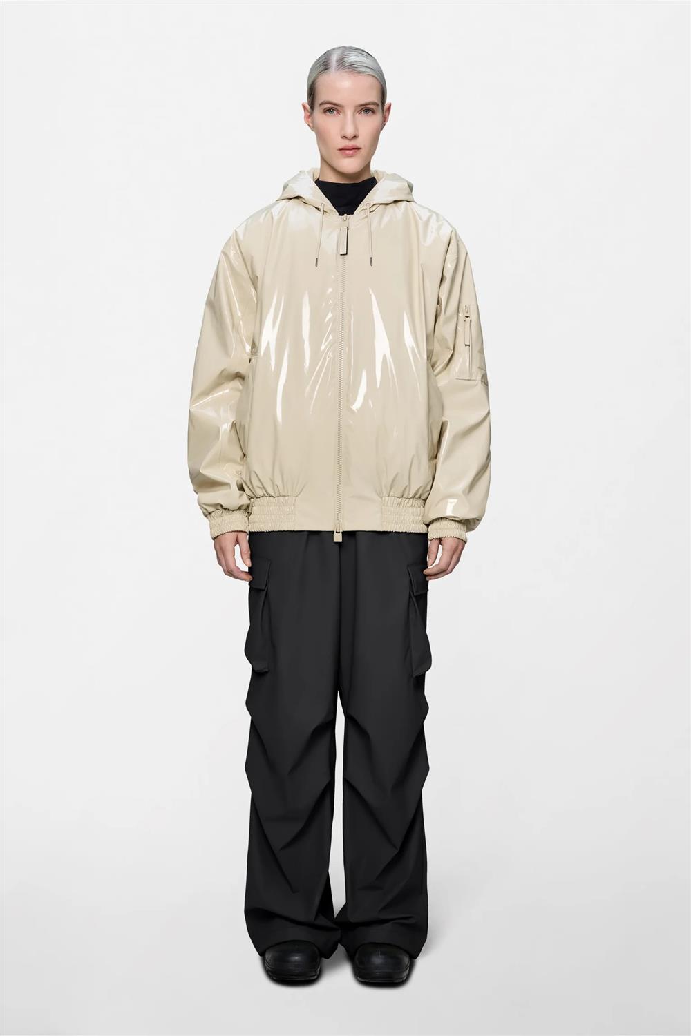 Rains_bomber_Lohja_beige_lucido Rains bomber Lohja beige lucido - immagine 1
